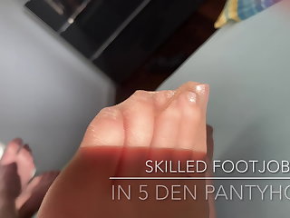 Foot Fetish Footjob in sheer pantyhose